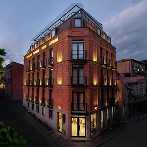 https://atrium-boutique-hotel-tbilisi.alltbilisihotels.com